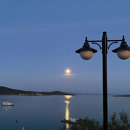 Hotel Cunda Panorama 2*