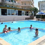 מלון Cunda Panorama 2*